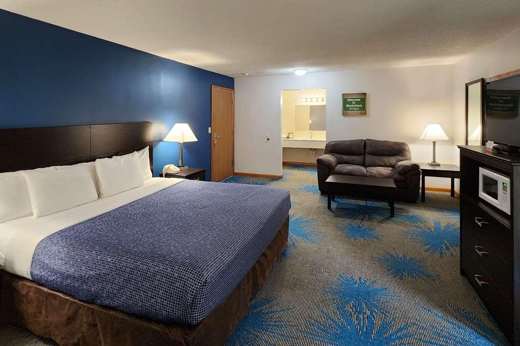 Econo Lodge Lakeshore Manistique Room photo