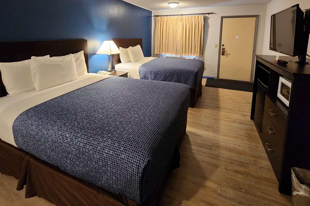 Econo Lodge Lakeshore Manistique Room photo